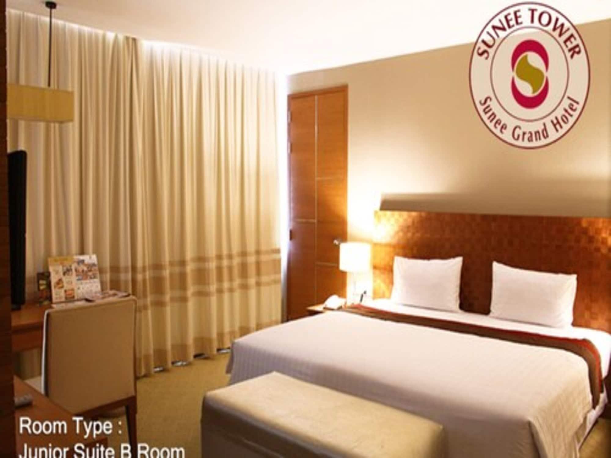 Sunee Grand Hotel And Convention Center Ubon Ratchathani Exteriör bild