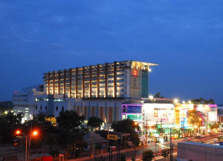 Sunee Grand Hotel And Convention Center Ubon Ratchathani Exteriör bild